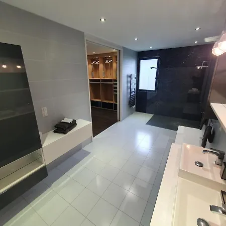 Oliveraie Prestige 14 Piscine Jacuzzi * Peujard